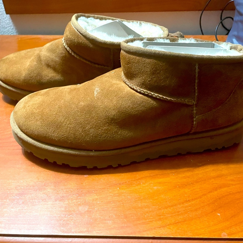 UGG Women's Classic Mini II Size 11
